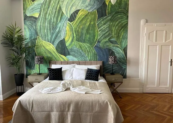 Orangehomes Panthera Luxury Apartment